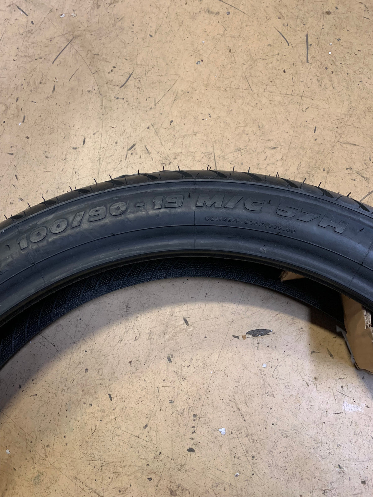 METZELER ME 888 MARATHON ULTRA   100 90 19 57H FRONT MOTORCYCLE TIRE 37457008527