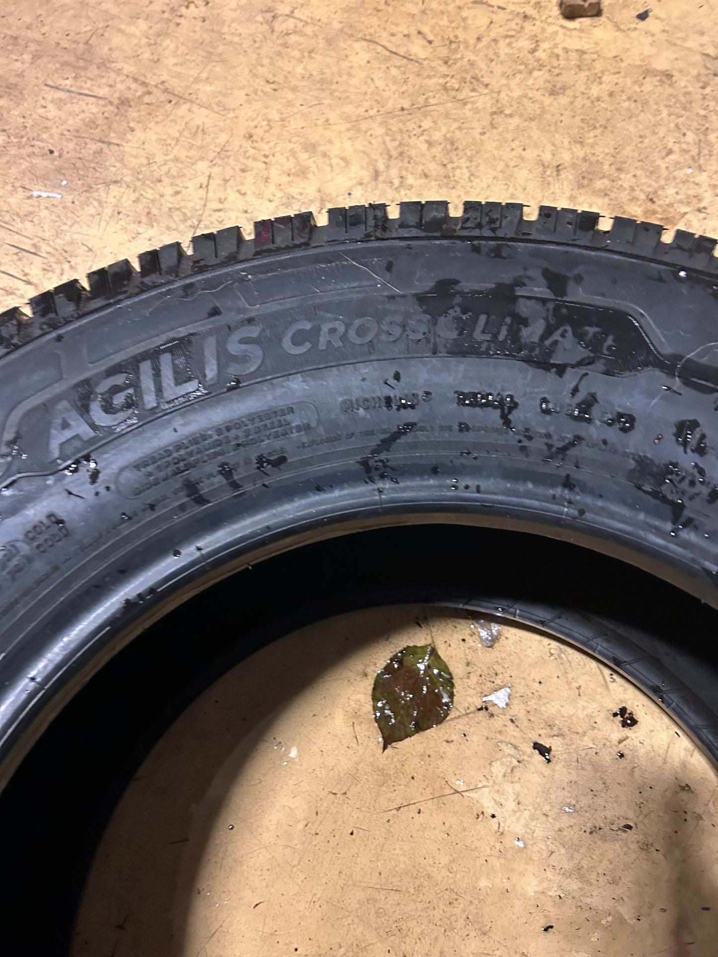 MICHELIN AGILIS CROSSCLIMATE BSW LT 245 75 16 120/116R 10PLY ALL SEASON TIRE 52347