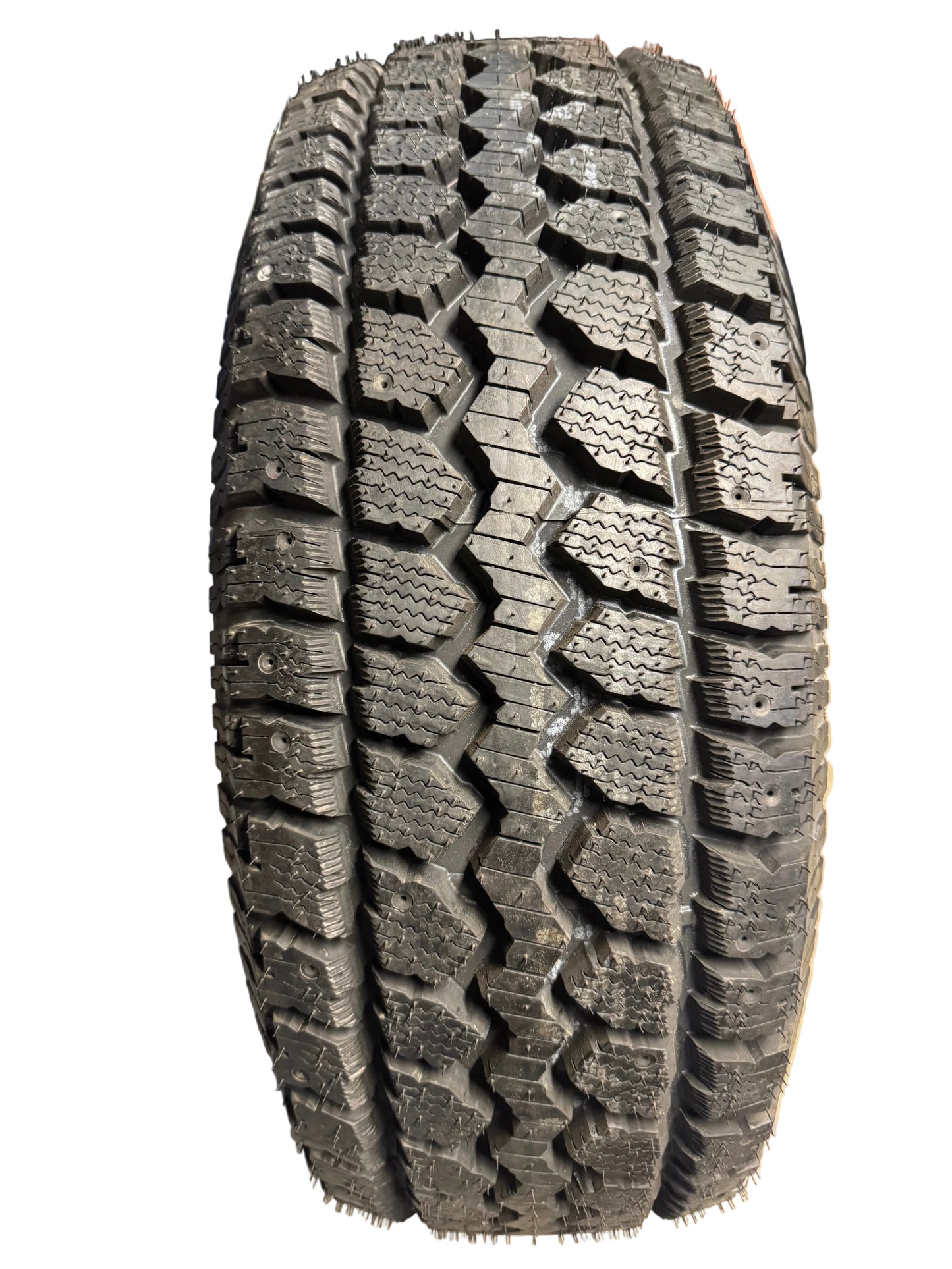 NOS MASTERCRAFT COURSER MSR BSW LT 265 70 17 121/118Q 10PLY WINTER TIRE 90000005739