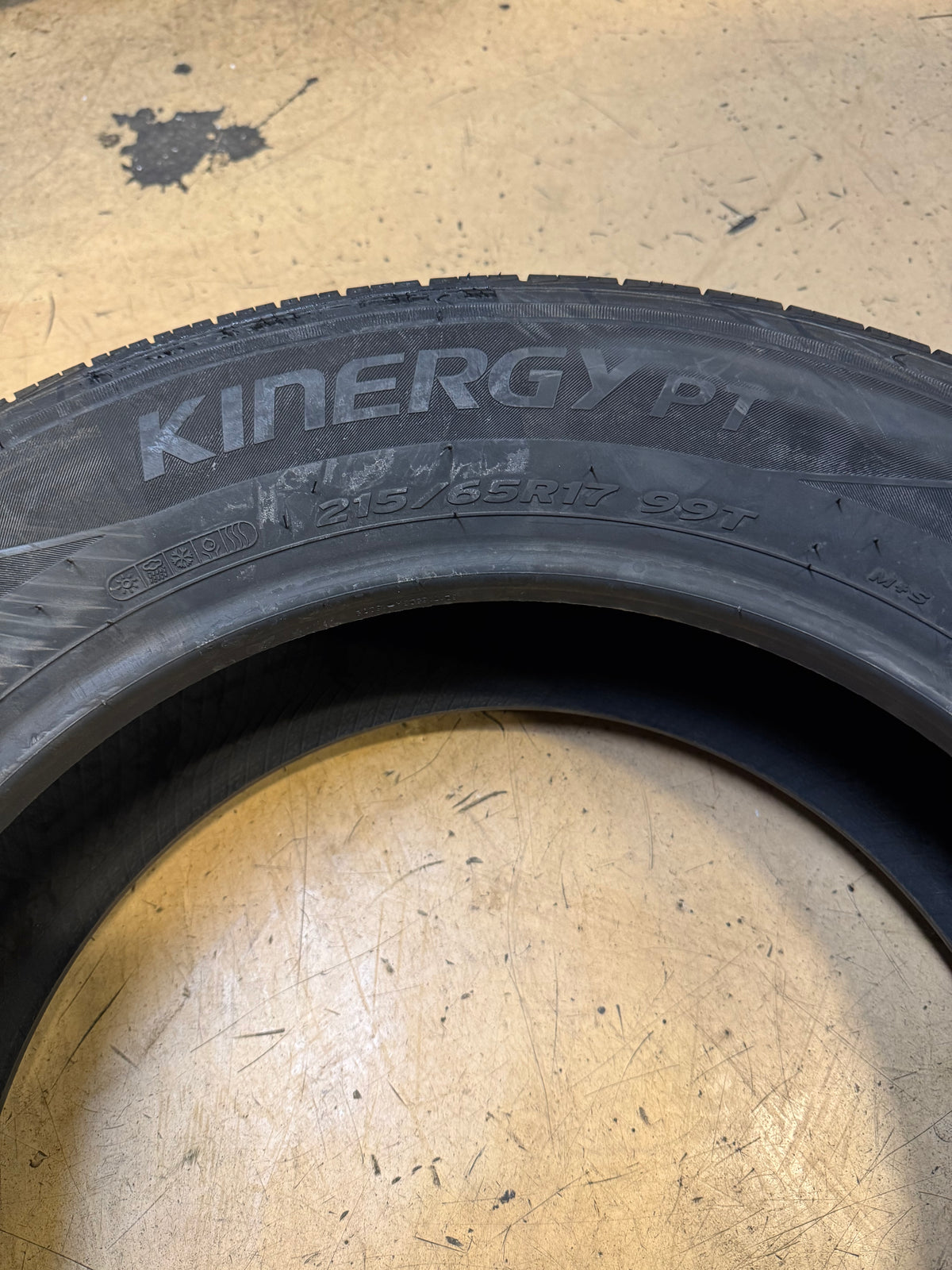 2 NOS HANKOOK KINERGY PT BSW P 215 65 17 99T ALL SEASON TIRE 1021407