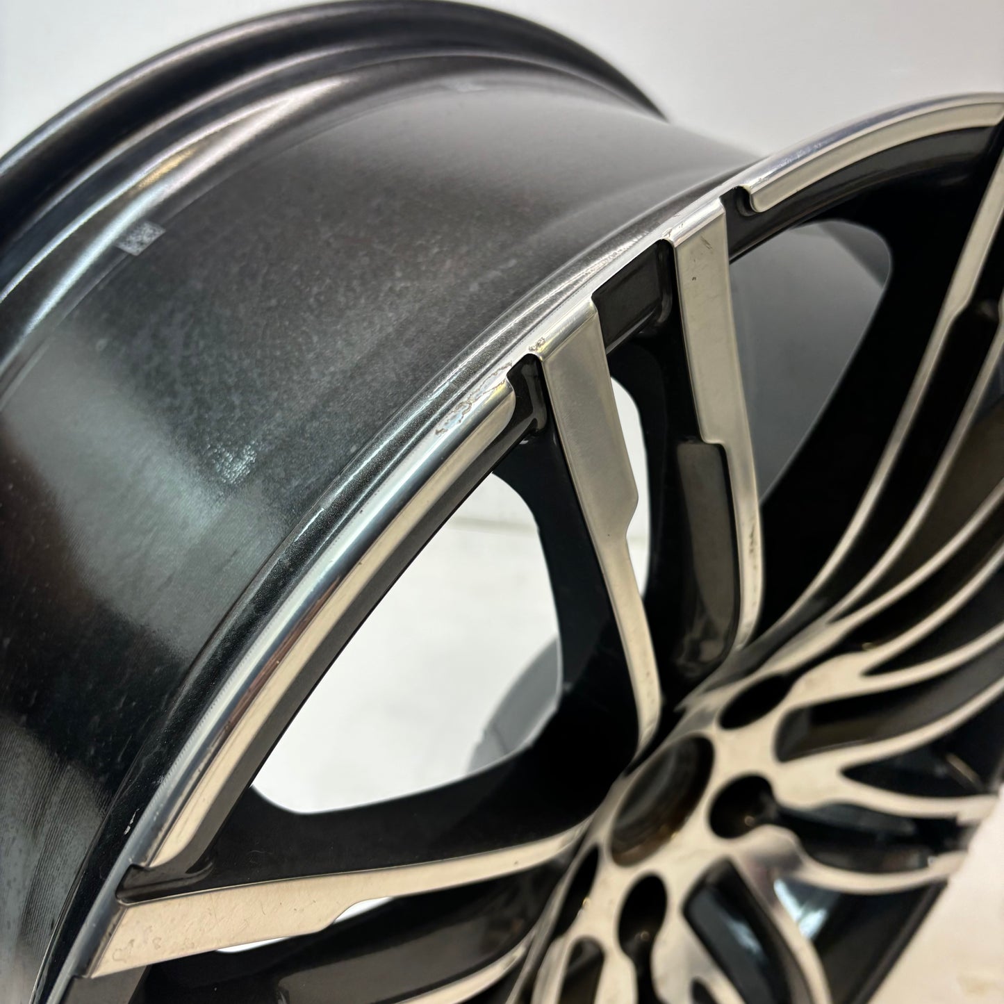 GENUINE PORSCHE MACAN 21 INCH STAGGERED SET F:21X9 ET26 R:21X10 ET26 WHEELS