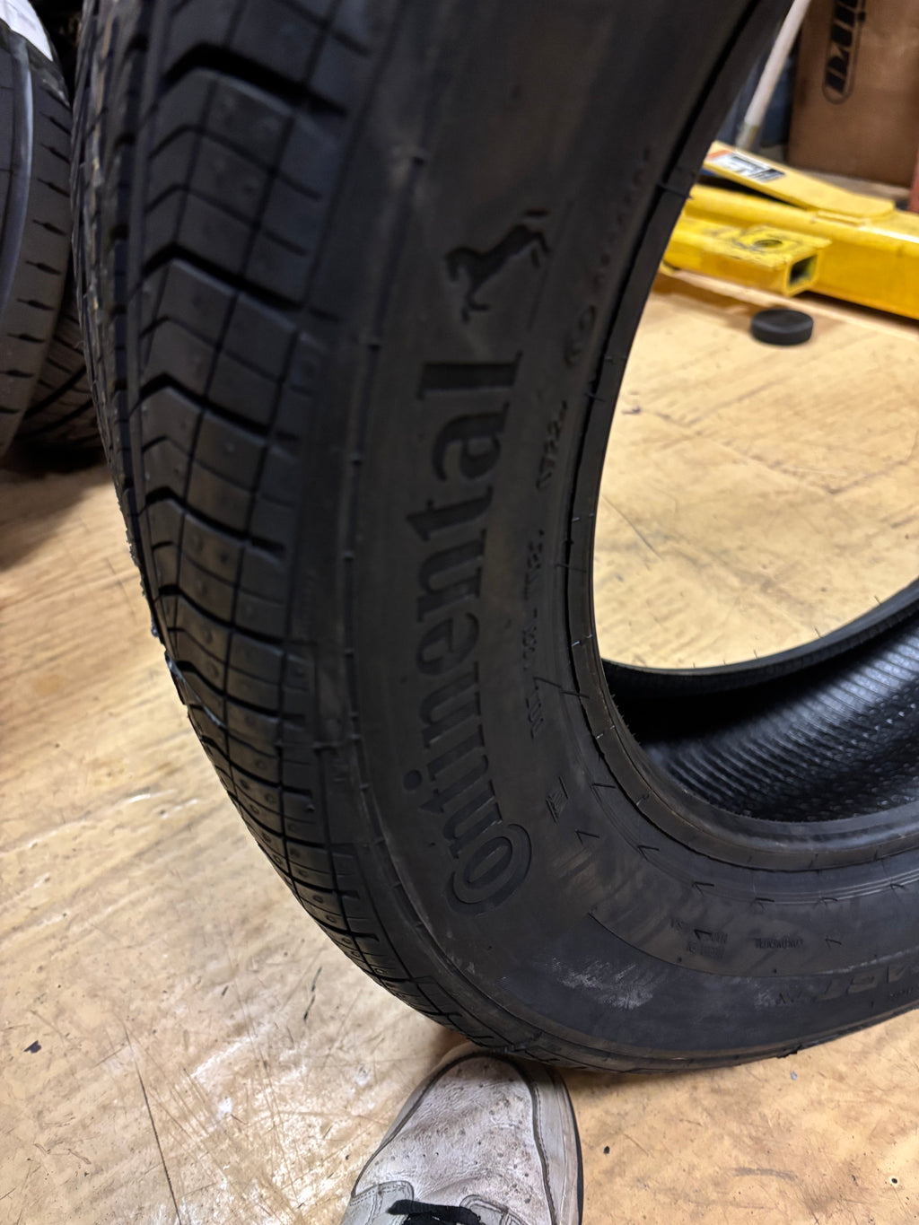 CONTINENTAL PROCONTACT TX P 235 55 18 100H SL ALL SEASON TIRE 15507720000