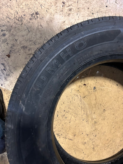 KUMHO KRS03 BSW  225 70 19.5 128/126L 14 PLY ALL POSITION TIRE 2129753