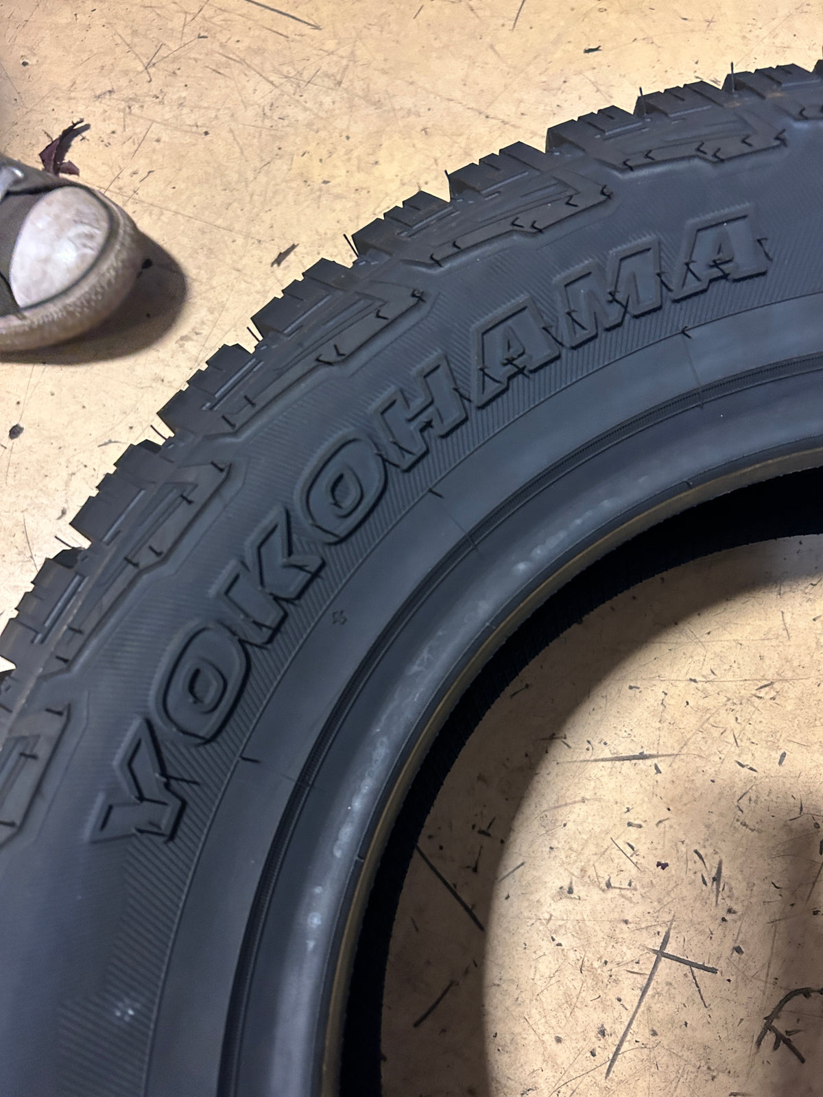 YOKOHAMA GEOLANDAR A/T4 G018 BSW P 215 65 16 98H  ALL TERRAIN TIRE 110101881