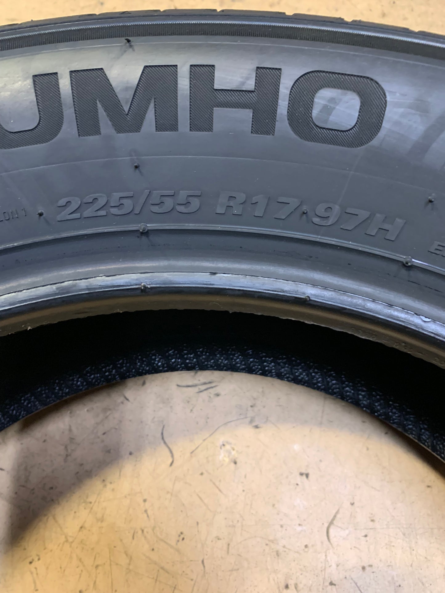 2 KUMHO SOLUS TA51A BSW P 225 55 17 97H ALL SEASON TIRE 2285523