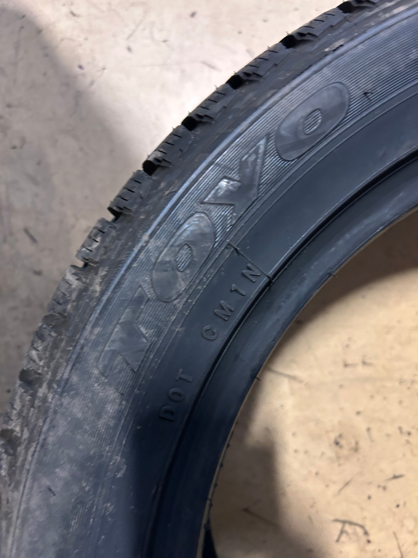 TOYO CELSIUS BSW P 225 50 18 95V ALL SEASON TIRE 129180