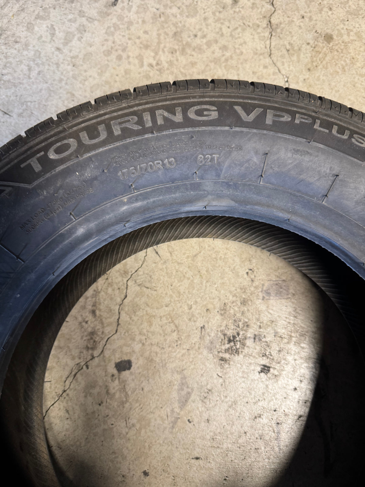 NOS GT RADIAL TOURING VP PLUS BSW P 175 70 13 82T ALL SEASON TIRE B711