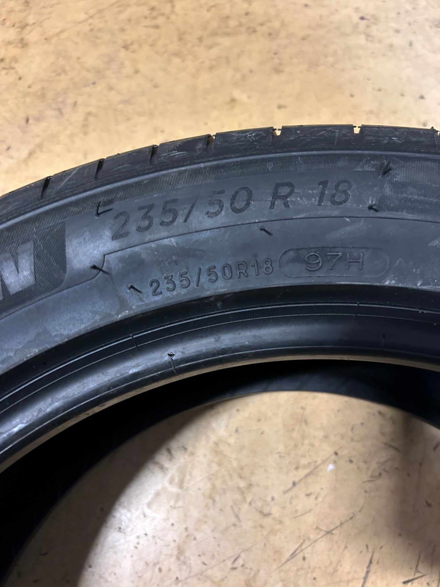 MICHELIN PRIMACY TOUR A/S BSW P 235 50 18 97H ALL SEASON TIRE 85516