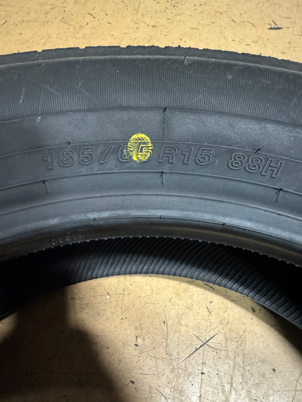 YOKOHAMA AVID ASCEND LX BSW P 185 65 15 88H ALL SEASON TIRE 110132802