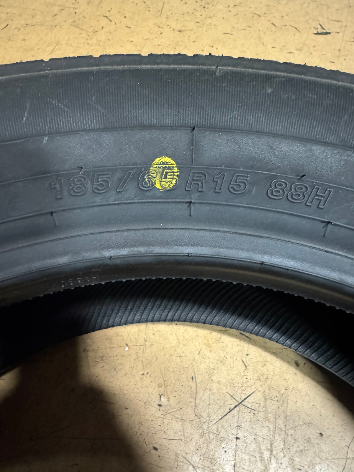 YOKOHAMA AVID ASCEND LX BSW P 185 65 15 88H ALL SEASON TIRE 110132802