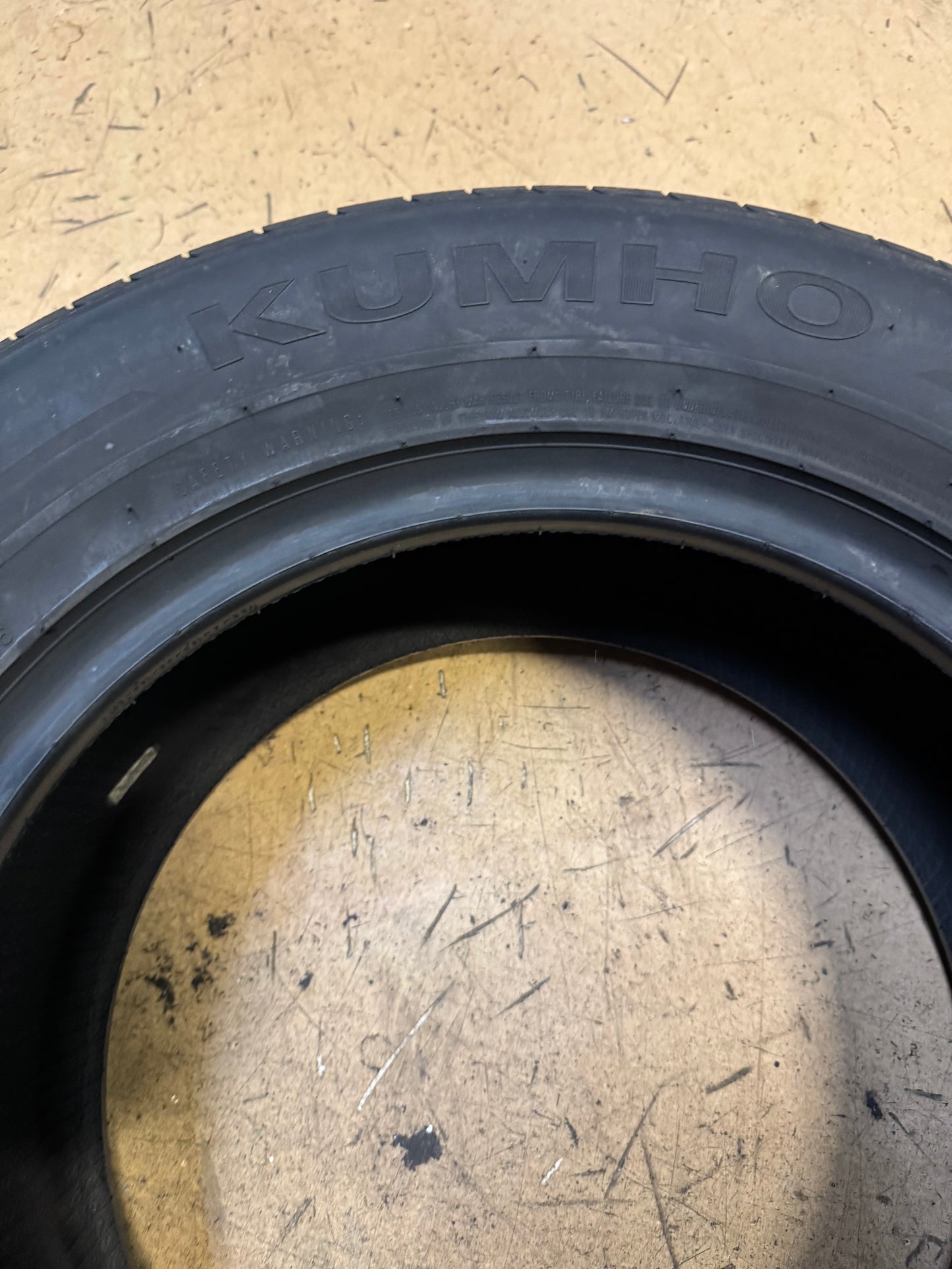 KUMHO ECSTA LX PLATINUM KU27 BSW P 235 60 16 100W  TOURING TIRE 2108603