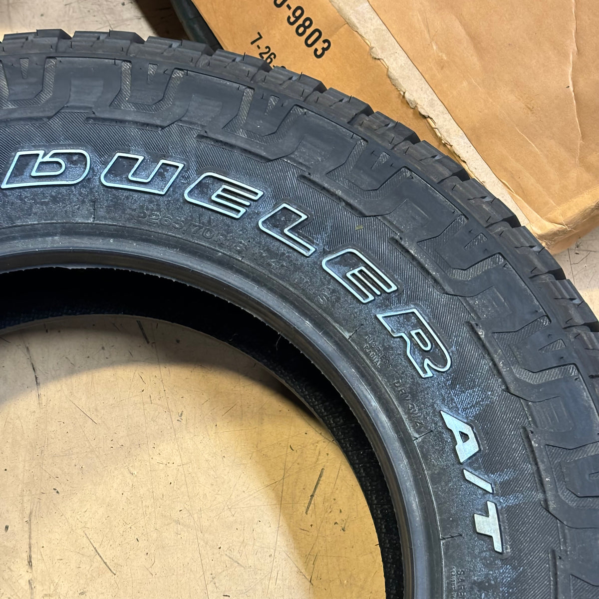 BRIDGESTONE DUELER AT REVO 3 WL 265 70 18 114T SL ALL TERRAIN TIRE 000040