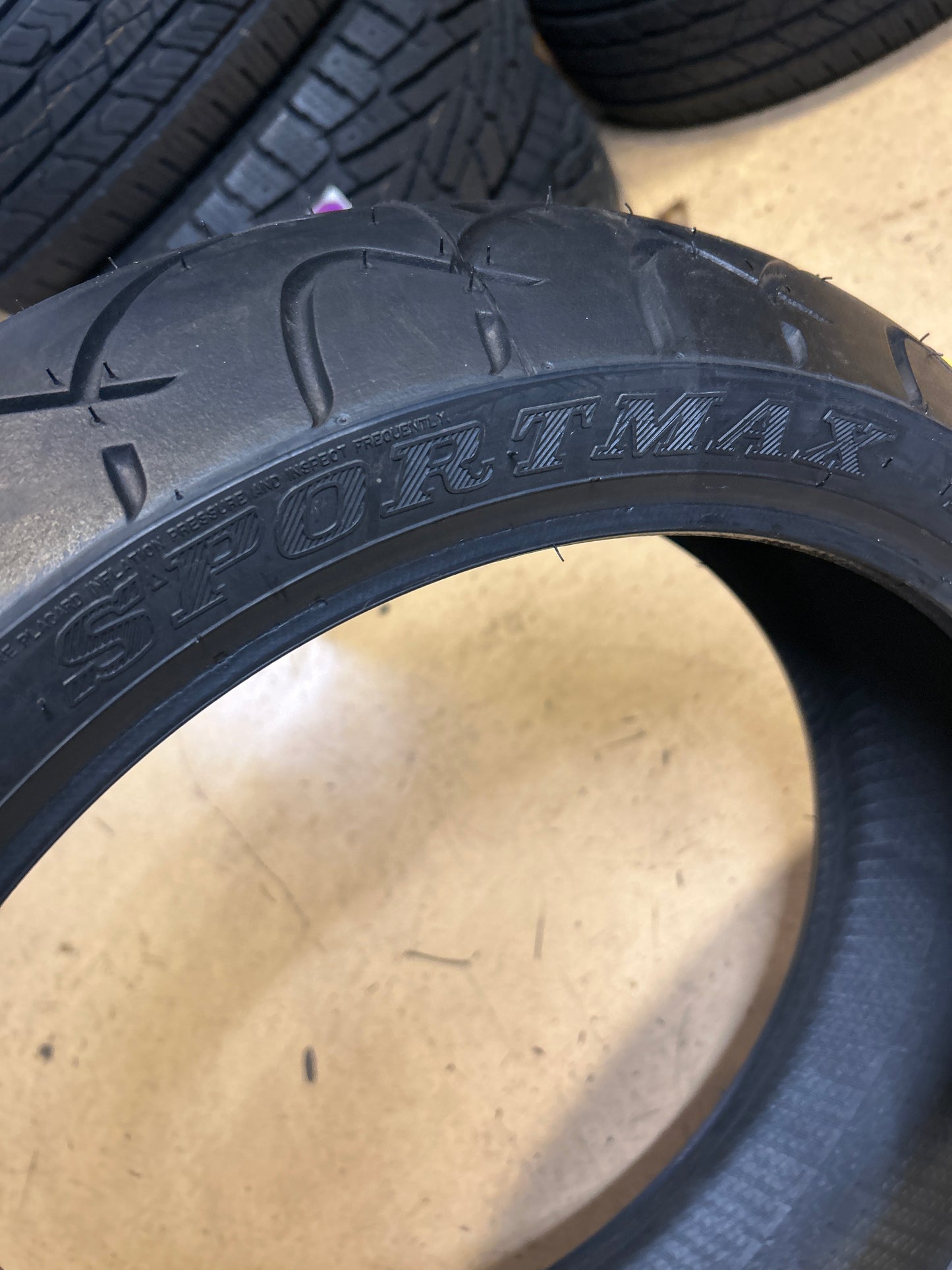 NOS DUNLOP SPORTMAX BSW 180 55 18 74W REAR MOTORCYCLE TIRE 45044160