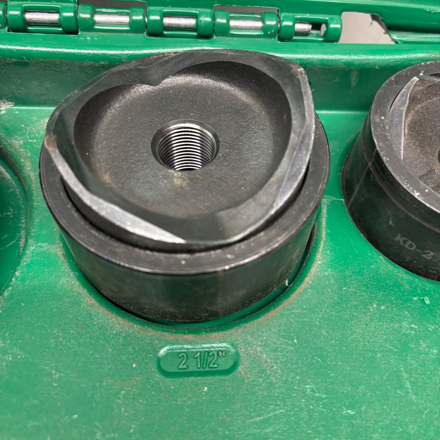 USED GREENLEE LS100X INTELLI-PUNCH 11-TON BATTERY-HYDRAULIC KNOCKOUT PUNCH KIT WITH SLUG-BUSTER