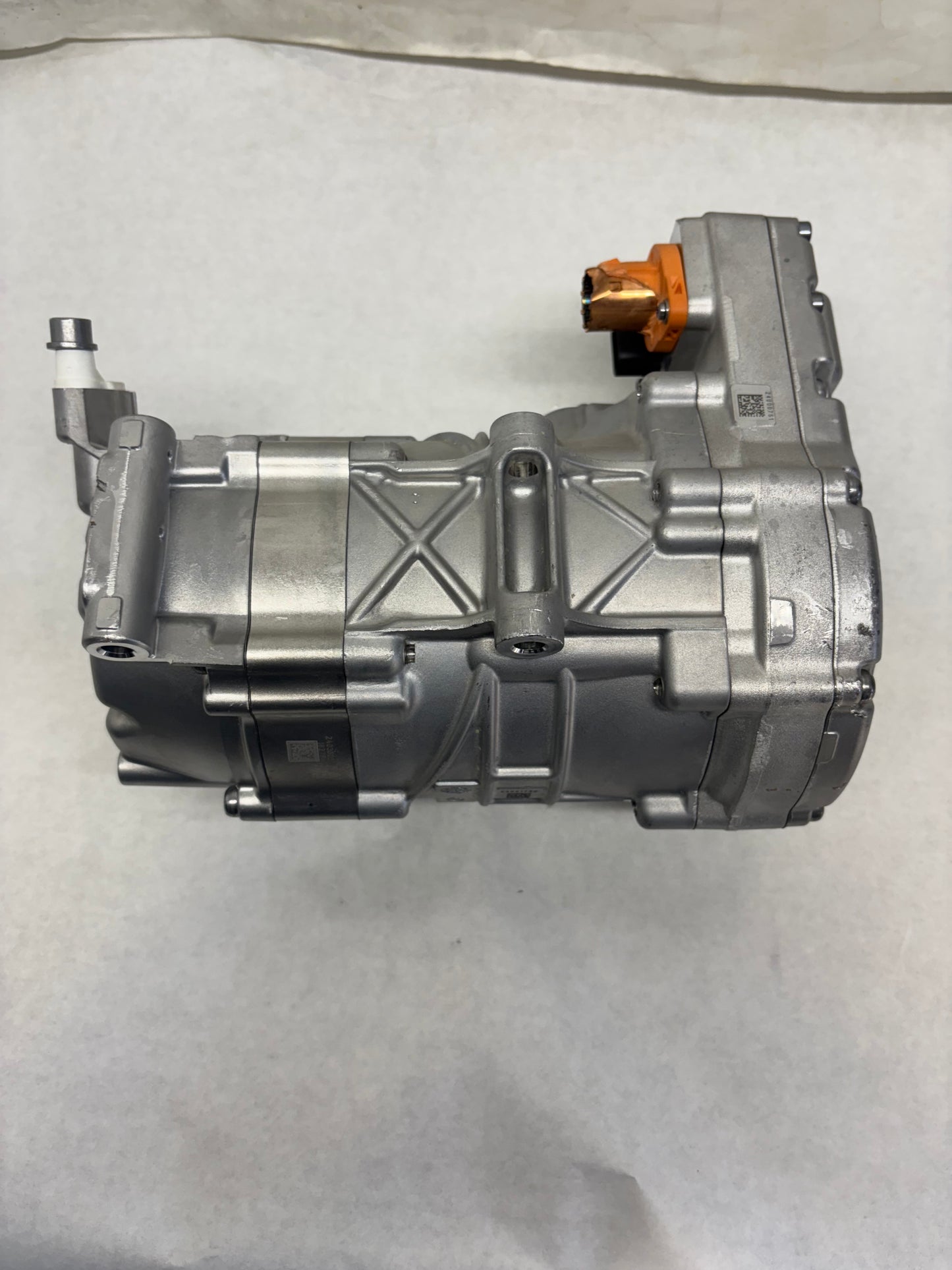 FREIGHTLINER AC COMPRESSOR 57CC 400V ERC MAHLE 22-79626-000 DAMAGED - 2
