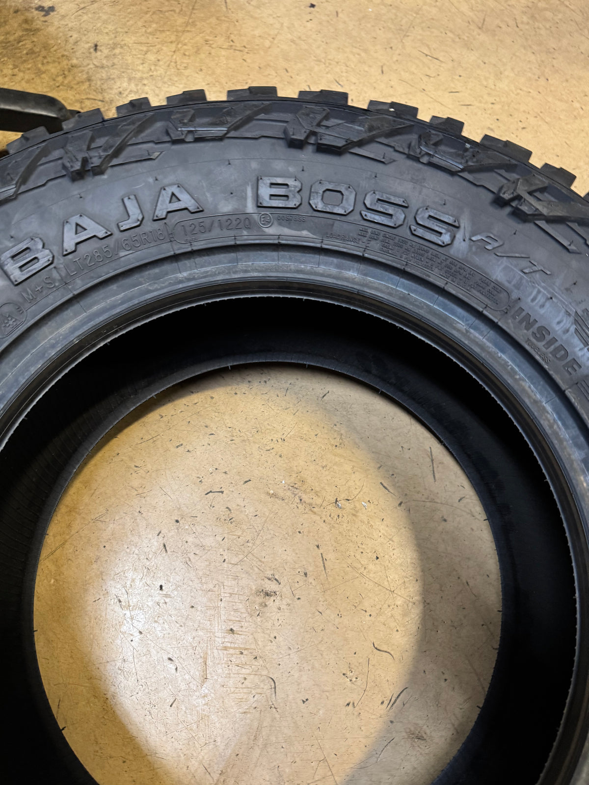 2 MICKEY THOMPSON BAJA BOSS A/T LT 285 65 18 125/122Q 10PLY TIRE 331016001