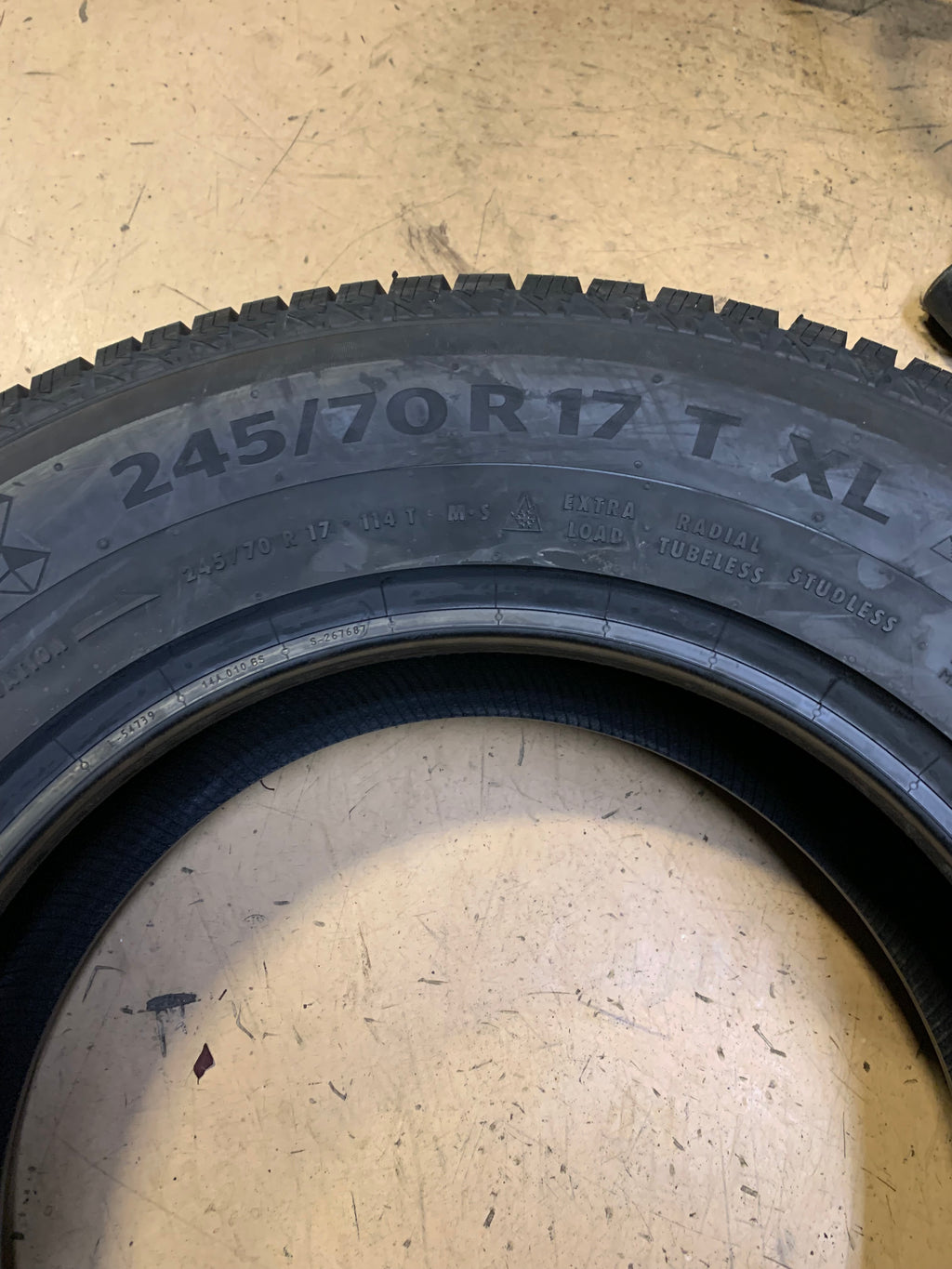 CONTINENTAL VIKINGCONTACT 7 BSW P 245 70 17 114T XL WINTER TIRE 04400510000