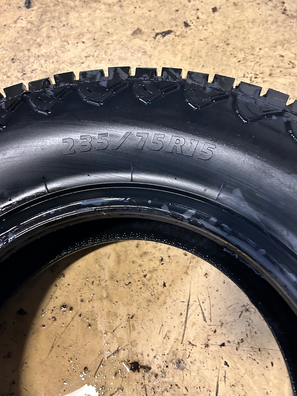 BLACKHAWK RIDGECRAWLER A/T BSW P 235 75 15 109S XL ALL TERRAIN TIRE 4120849V
