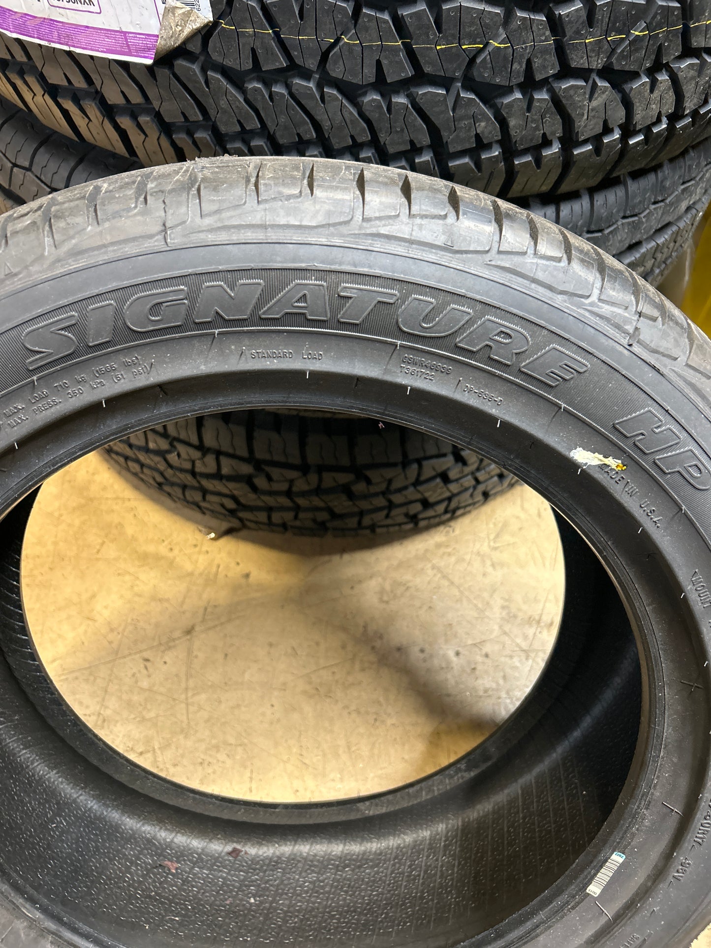NOS DUNLOP SIGNATURE HP BSW P 235 50 17 96V ALL SEASON TIRE 264004919
