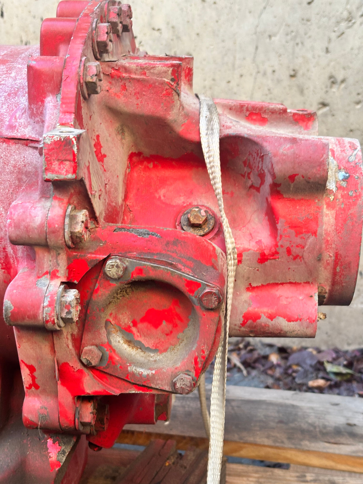 CON-DOR ENT.  PEECON VERTICAL FEED MIXER ALLISON MT643 TRANSMISSION 23042310