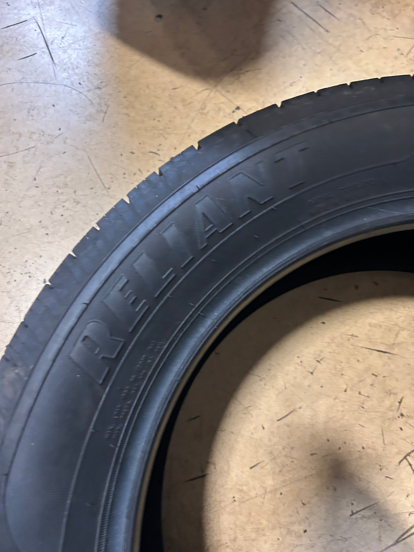 GOODYEAR RELIANT ALL-SEASON BSW P 255 55 20 110V TIRE 682094597
