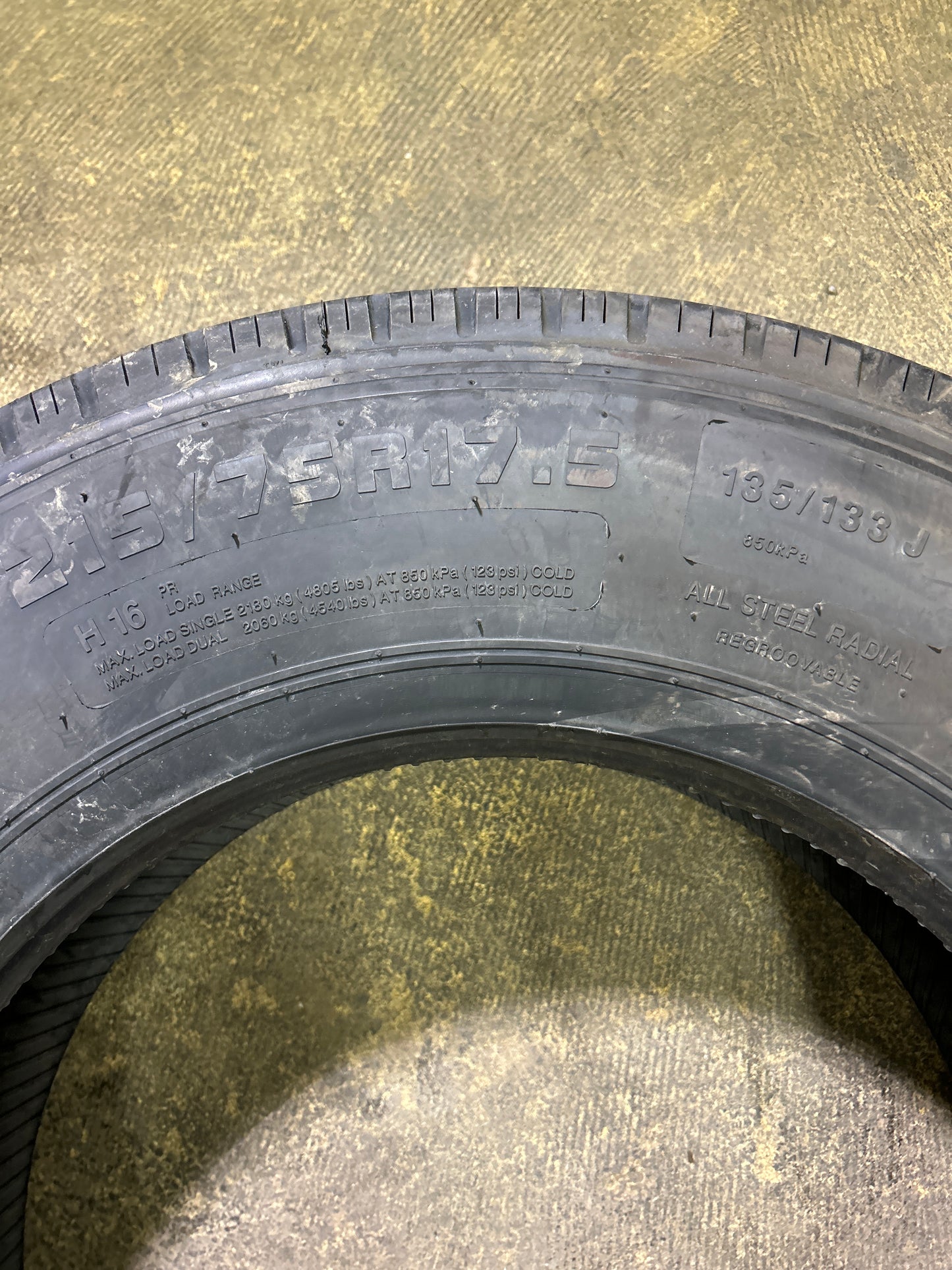 GOODRIDE CR960A BSW 215 75 17.50 135/133J 16PLY ALL POSITION TIRE 71409