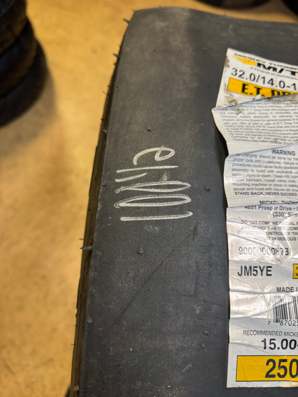 MICKEY THOMPSON ET DRAG WL 32 14 15ST DRAG TIRE 250811 ROLLOVER 100 ½”