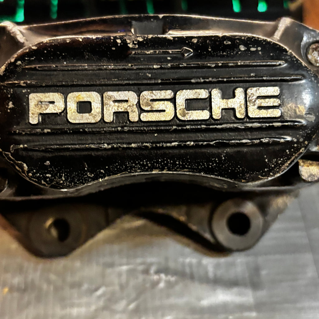 USED GENUINE PORSCHE 944 BREMBO BRAKE CALIPERS 20 4672 00 / 20 4558 00