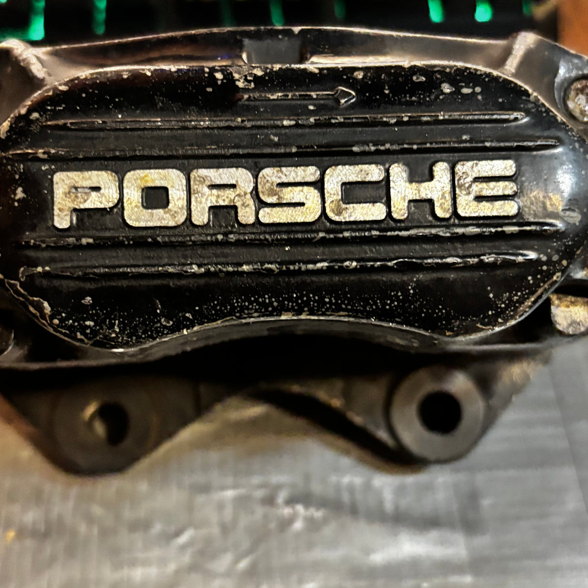 USED GENUINE PORSCHE 944 BREMBO BRAKE CALIPERS 20 4672 00 / 20 4558 00
