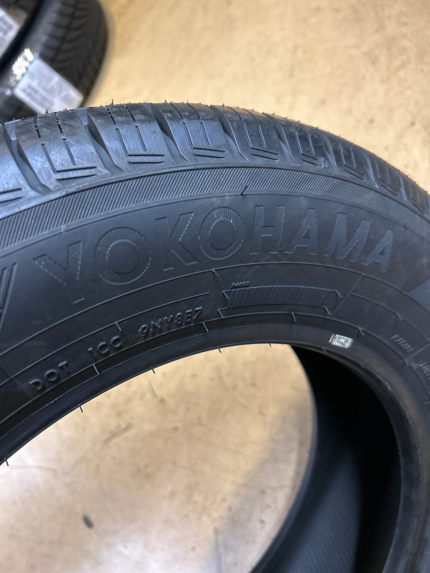 YOKOHAMA AVID ASCEND LX BSW P 195 65 15 91H ALL SEASON TIRE 110132804