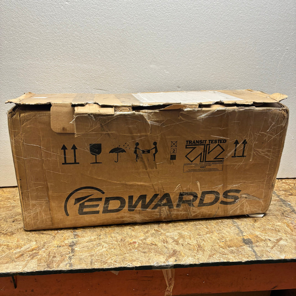 EDWARDS RV3 ROTARY VANE VACUUM PUMP 220-240V 50/60HZ (NEEDS REPAIR)