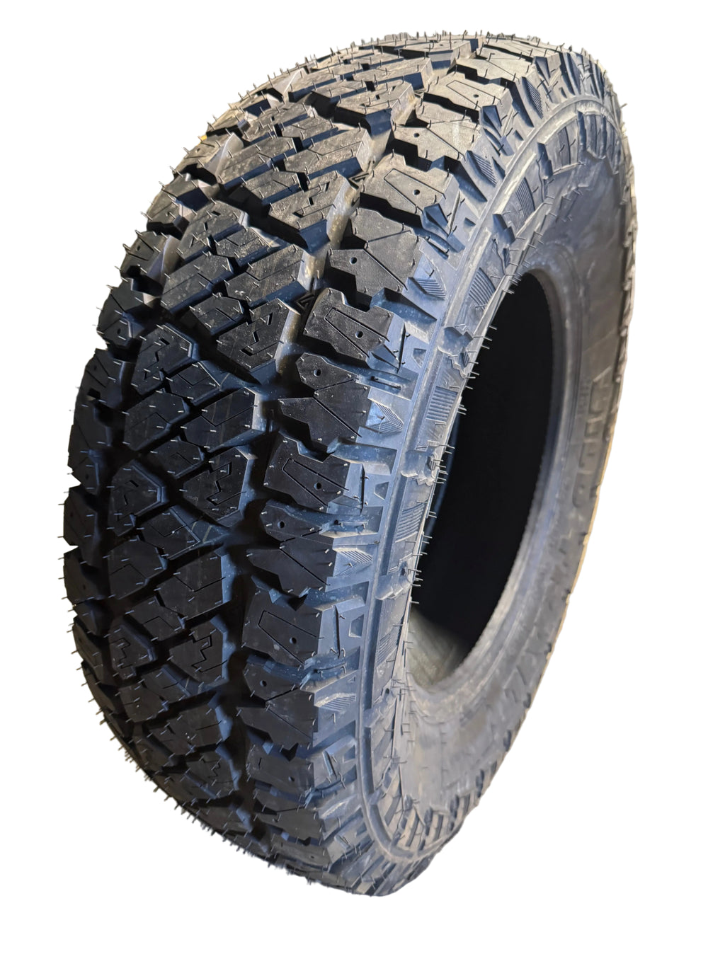 NOS WILD TRAIL ALL TERRAIN XT BSW P 265 70 17 115T ALL TERRAIN TIRE WTA87
