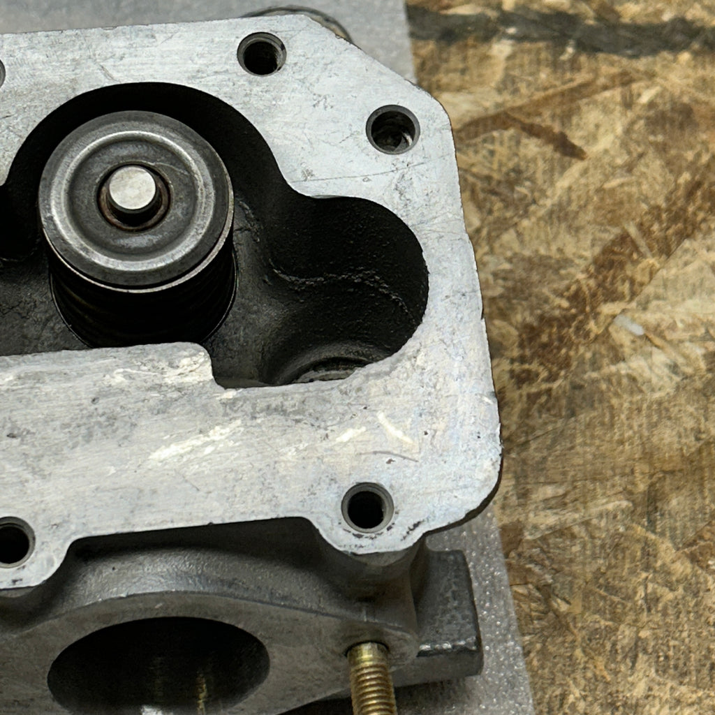 USED PORSCHE 928 S2 4.7L V8 CYLINDER HEAD 9281043483R