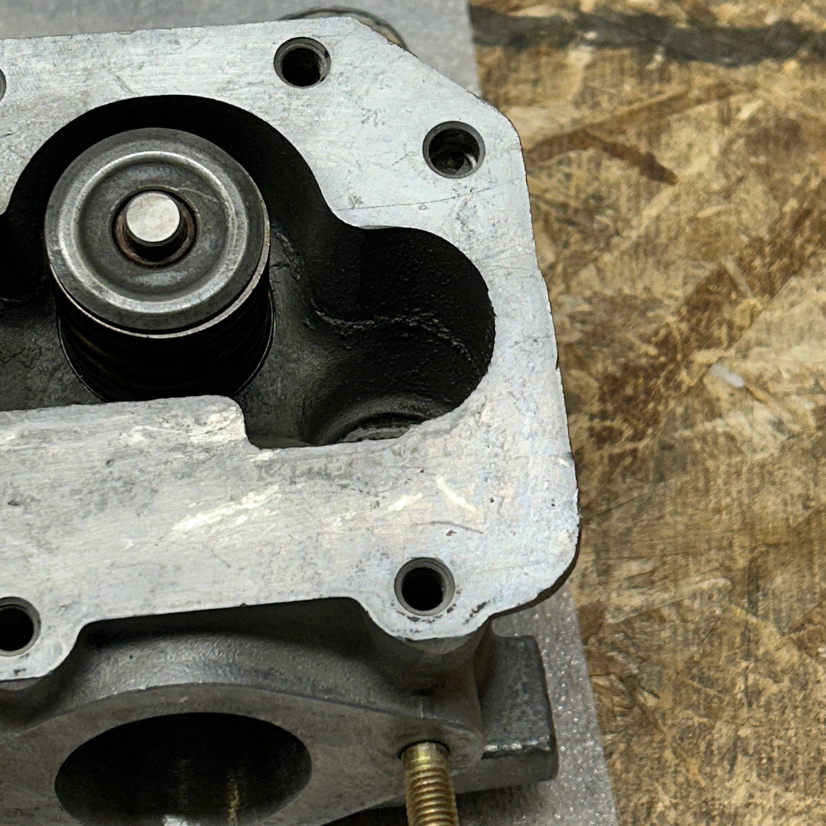 USED PORSCHE 928 S2 4.7L V8 CYLINDER HEAD 9281043483R