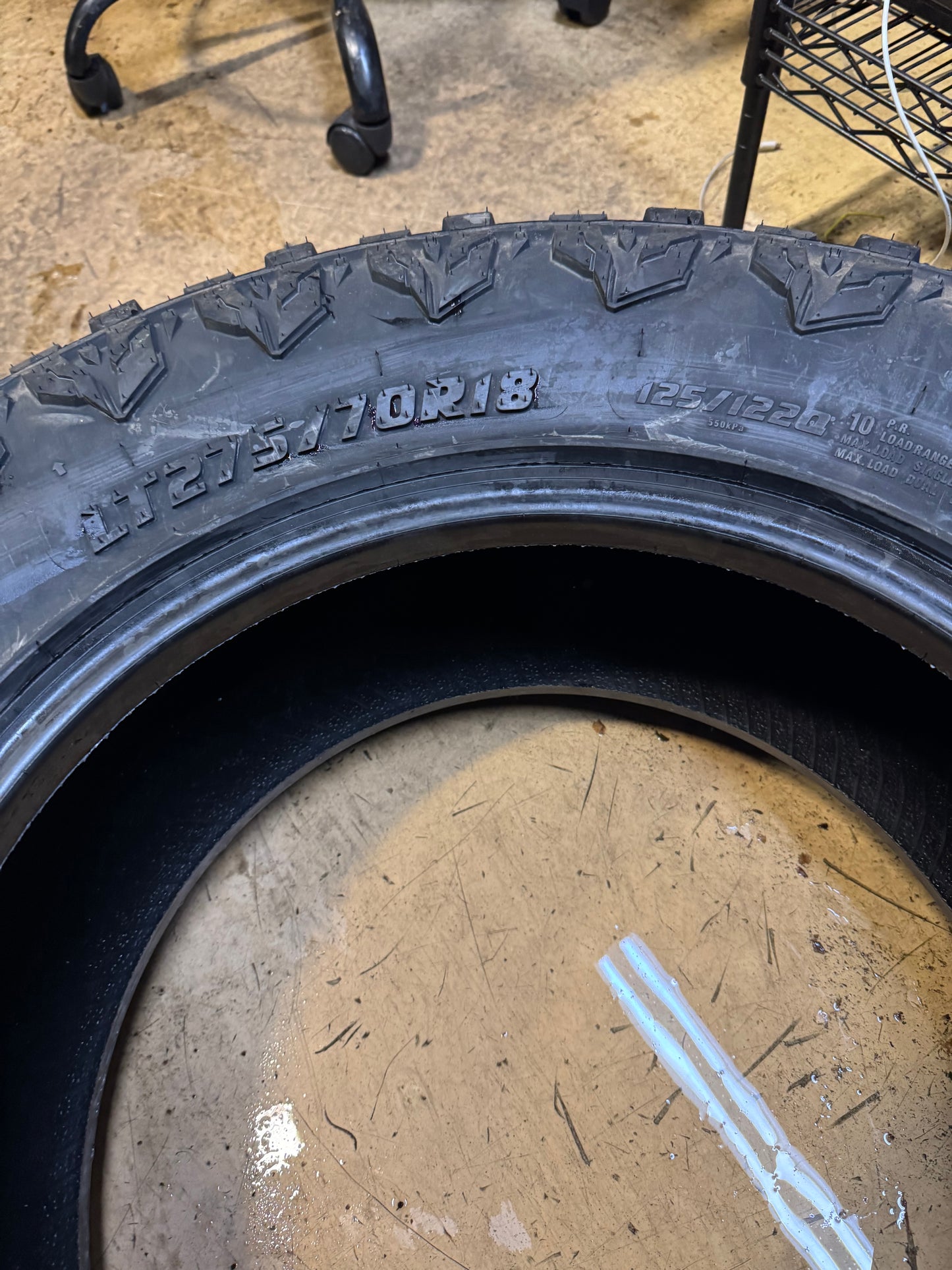 RADAR RENEGADE R/T BSW LT 275 70 18 125/122Q 10PLY RUGGED TERRAIN TIRE RASYTH0131