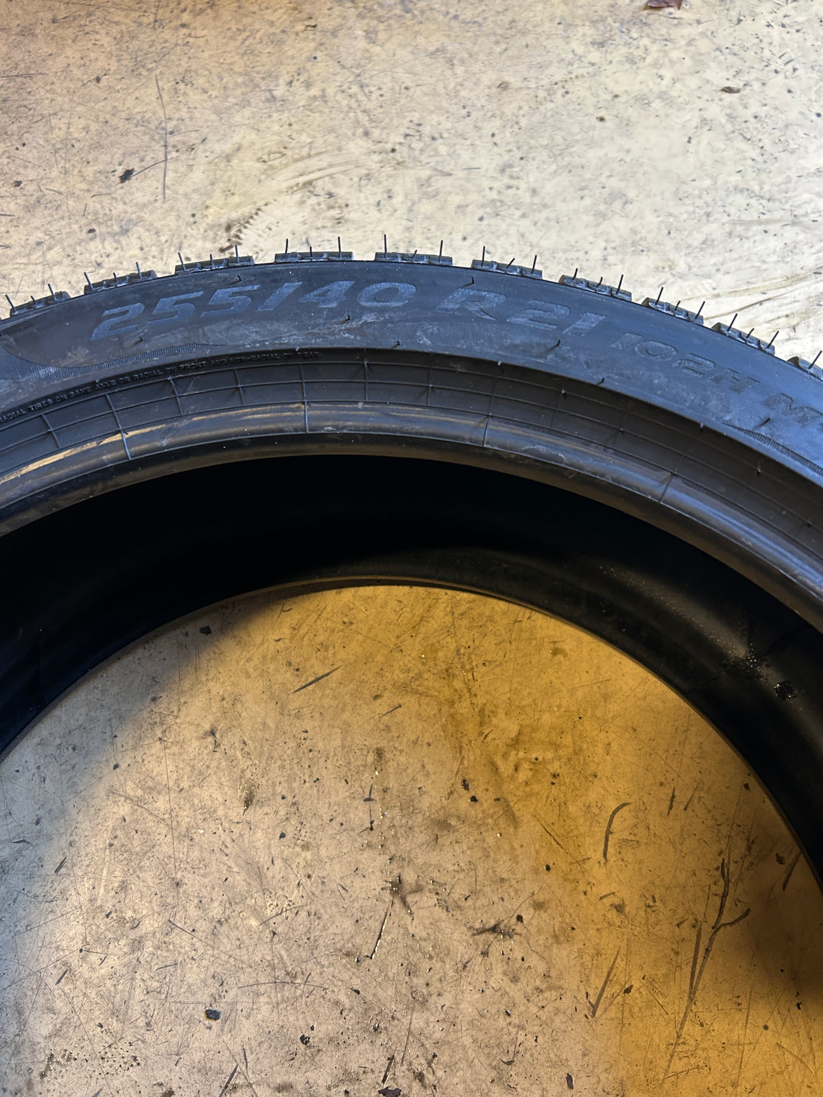 PIRELLI P ZERO WINTER BSW P 255 40 21 102H XL WINTER TIRE 3266400
