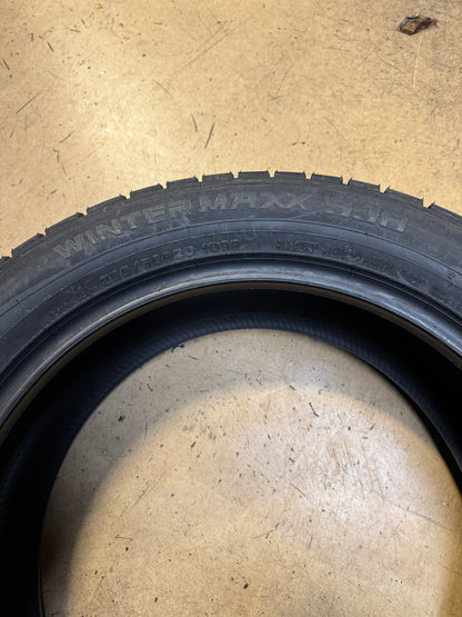 DUNLOP WINTER MAXX SJ8 BSW P 255 50 20 109R WINTER TIRE 290124129