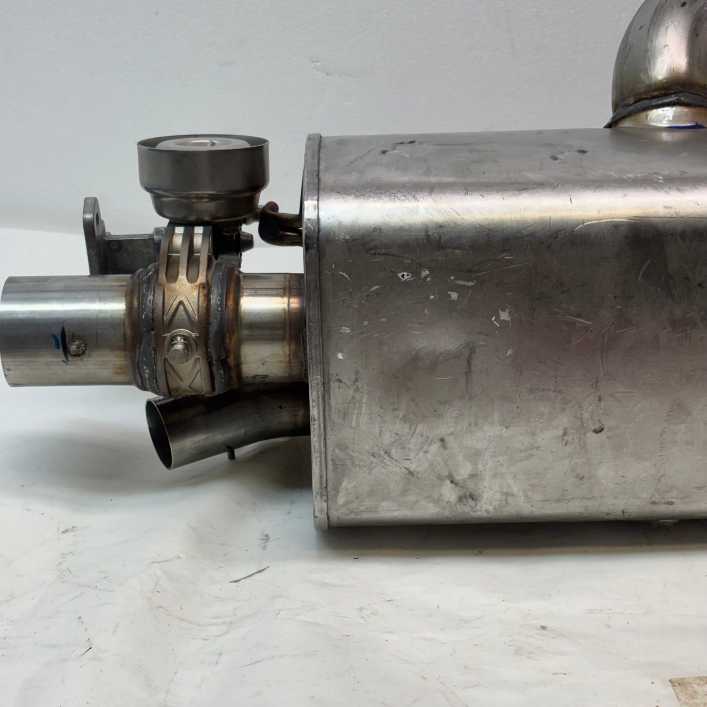 GENUINE MOPAR EXHAUST MUFFLER FOR JEEP WRANGLER 22-24 68483791AI