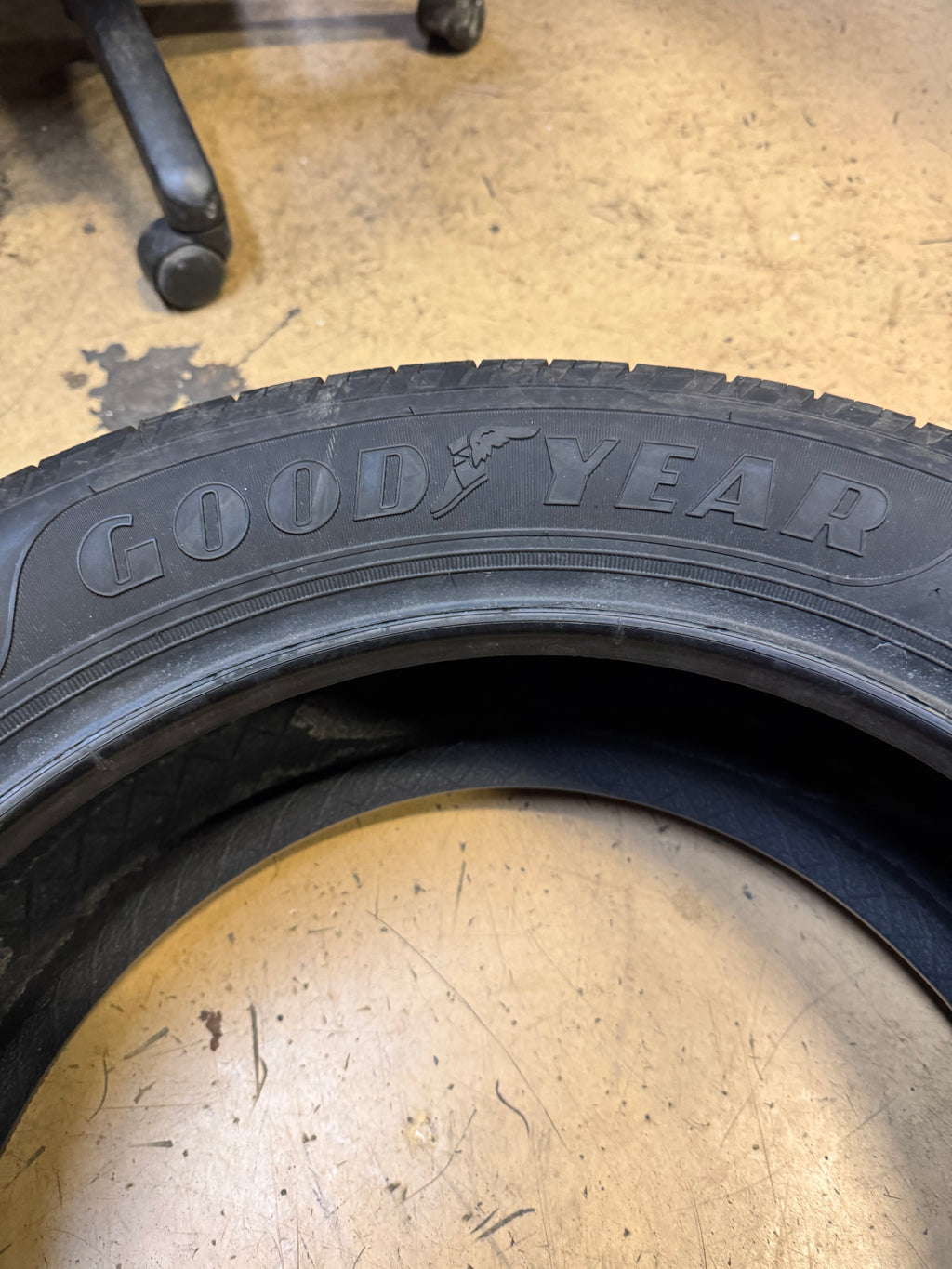 GOODYEAR RELIANT BSW P 235 50 18 97V ALL SEASON TIRE 682053597