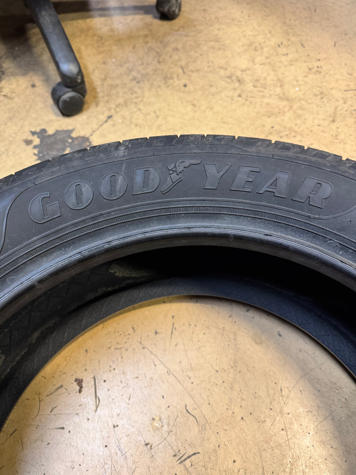 GOODYEAR RELIANT BSW P 235 50 18 97V ALL SEASON TIRE 682053597