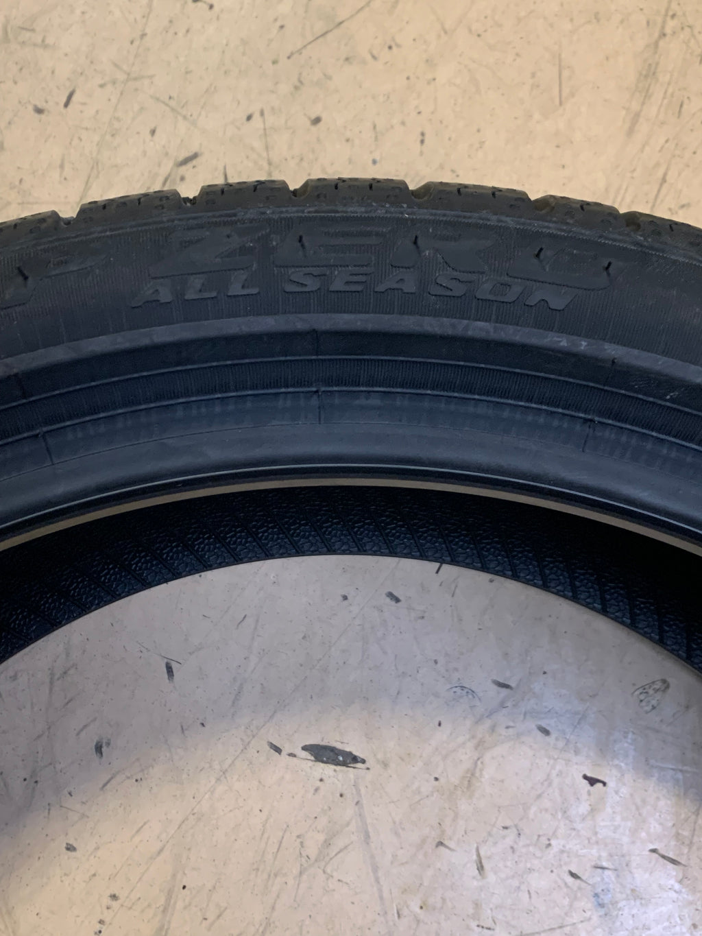PIRELLI ZERO ALL SEASON AO BSW P 225 40 18 92H XL UHP TIRE 3220800