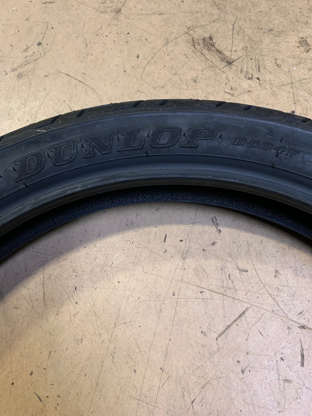 DUNLOP D404F BSW   100 90 19  57H FRONT MOTORCYCLE TIRE 32NK32