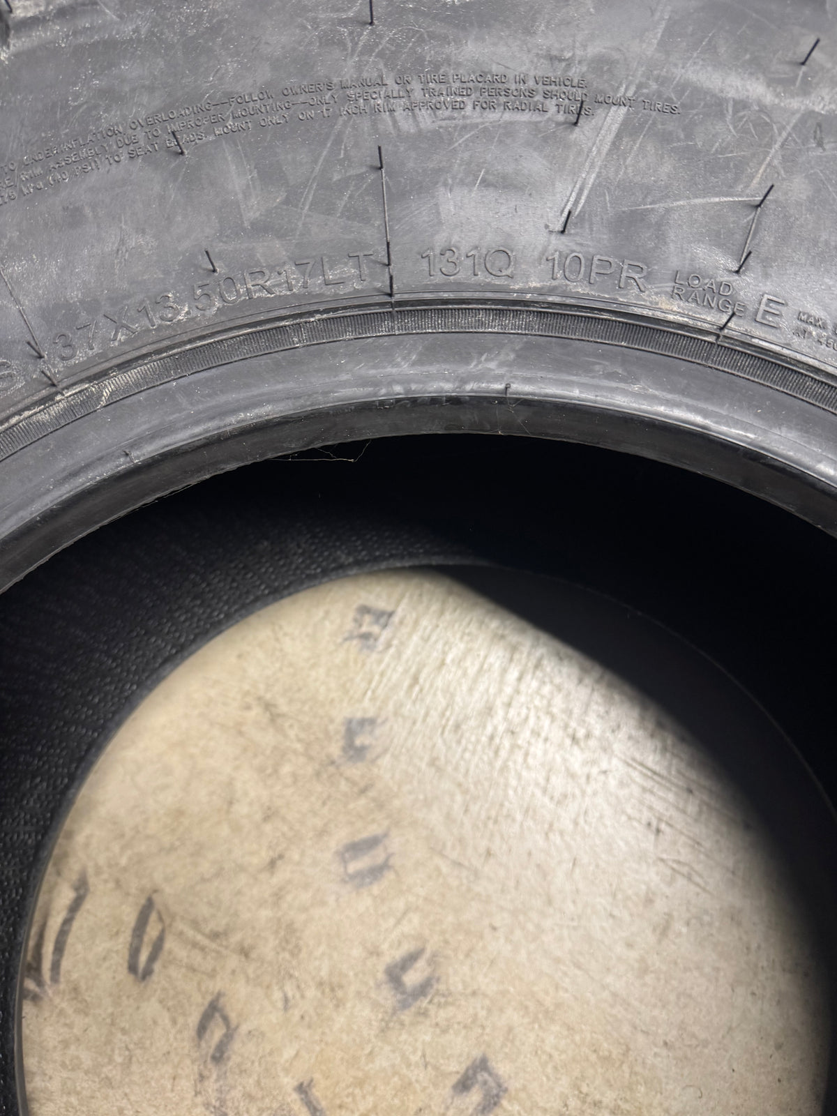 FURY COUNTRY HUNTER MT II BSW LT 37 13.5 17 131Q 10PLY MUD TERRAIN TIRE FCHII37135017A