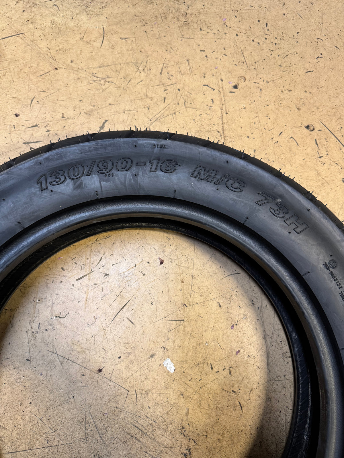KENDA K761K BSW  130 90 16 73H REAR MOTORCYCLE TIRE 046711614C1