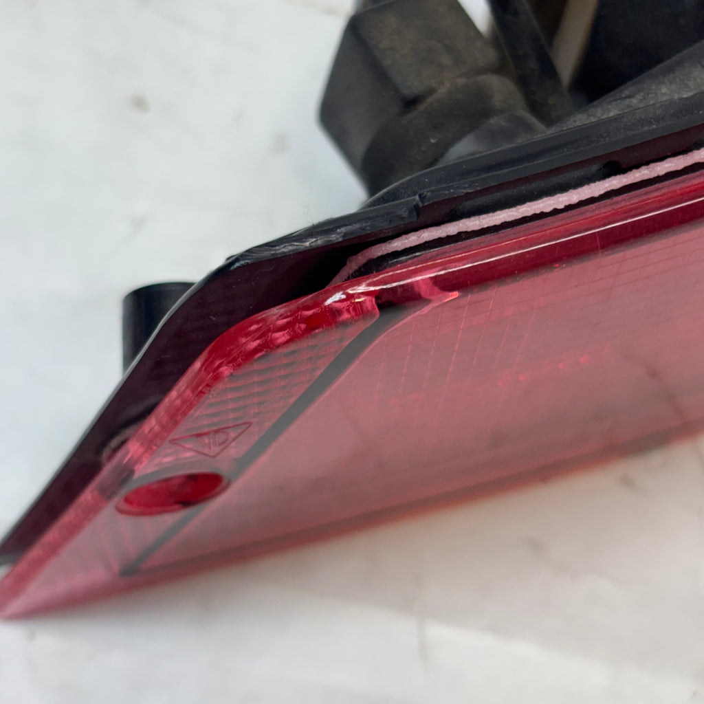 USED PORSCHE 911 TAIL LIGHT LEFT DRIVER 89-94 L90002522