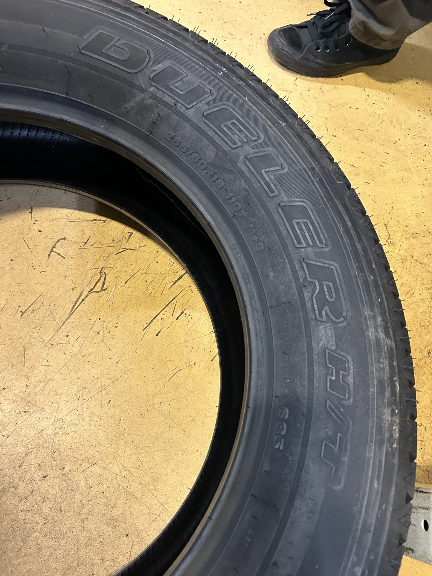BRIDGESTONE DUELER H/T 685 BSW P 265 60 18 110T ALL SEASON TIRE 007167