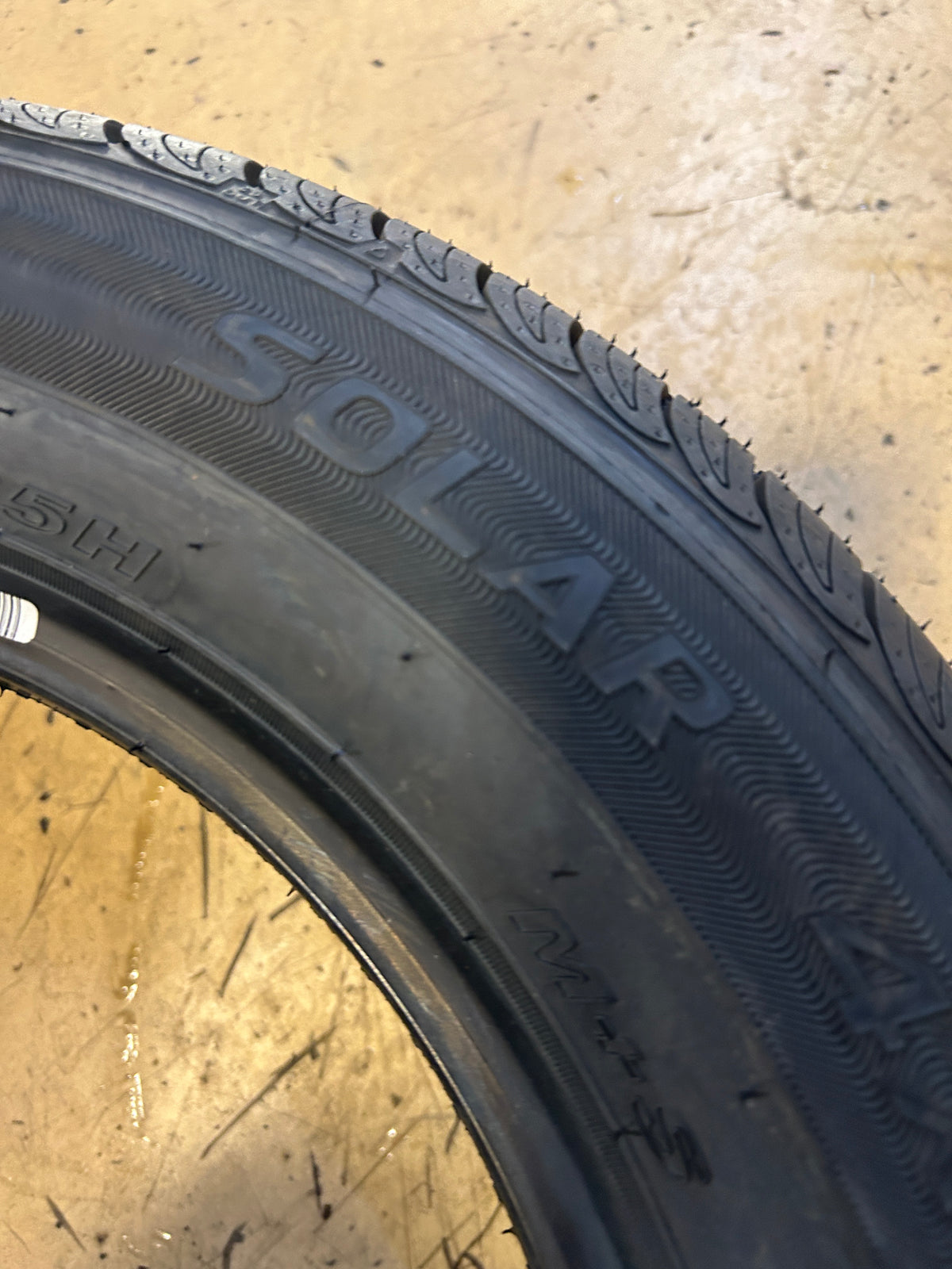 SOLAR 4XS BSW P 185 65 14 85H ALL SEASON TIRE SLR62