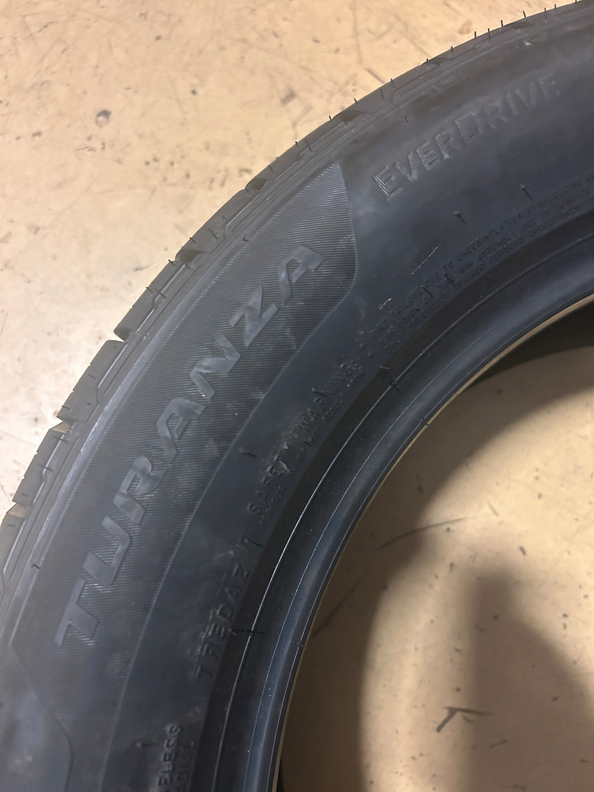 BRIDGESTONE TURANZA EVERDRIVE BSW P 235 55 18 100V  ALL SEASON TIRE 019402