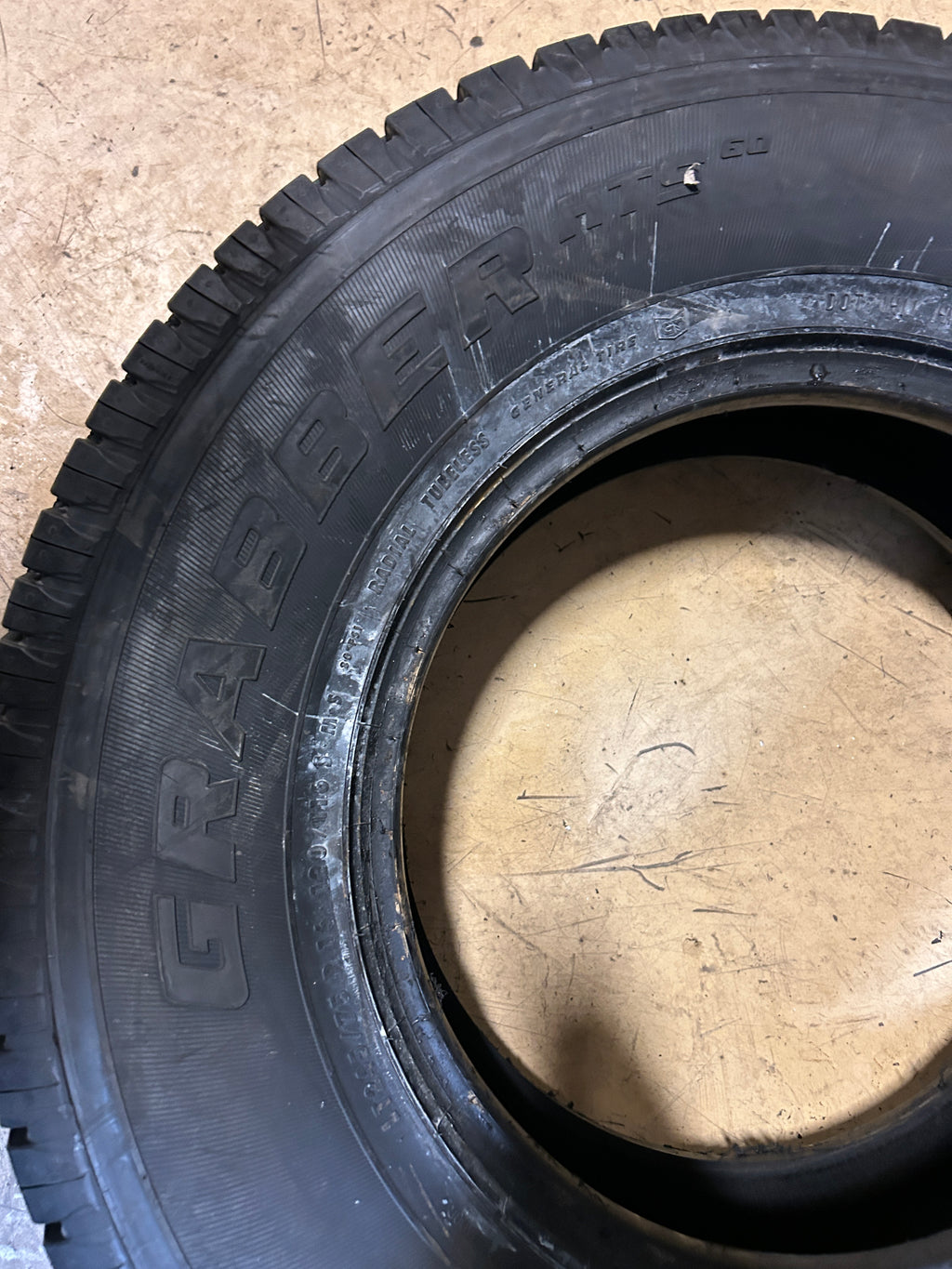 GENERAL GRABBER HTS60 BSW LT 245 75 16 120/116S ALL SEASON TIRE 04505090000