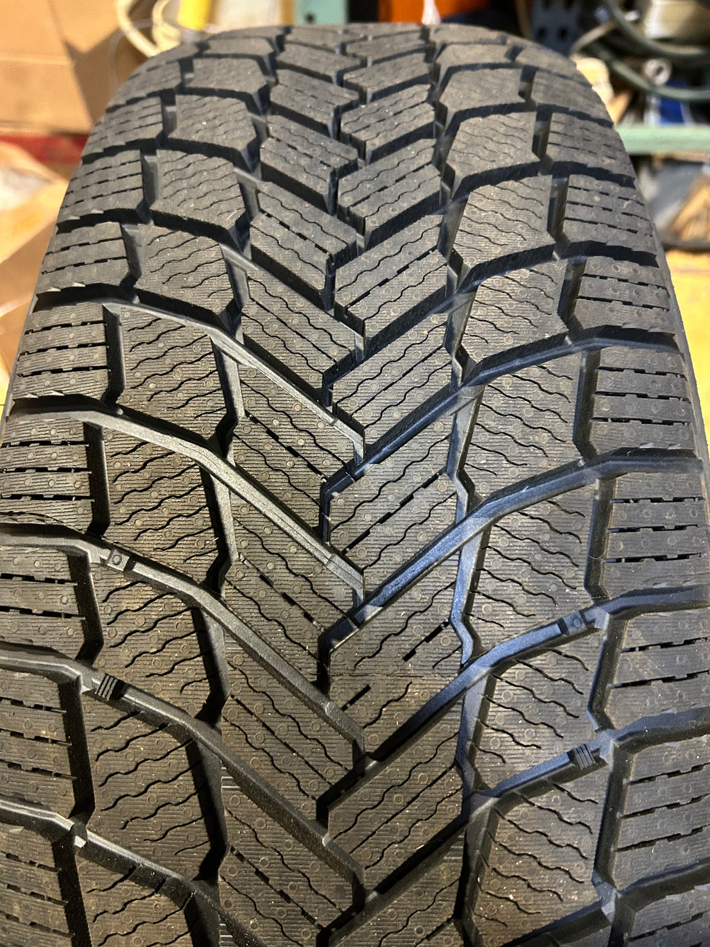 MICHELIN X-ICE SNOW BSW P 235 65 18 110T XL WINTER TIRE 23770